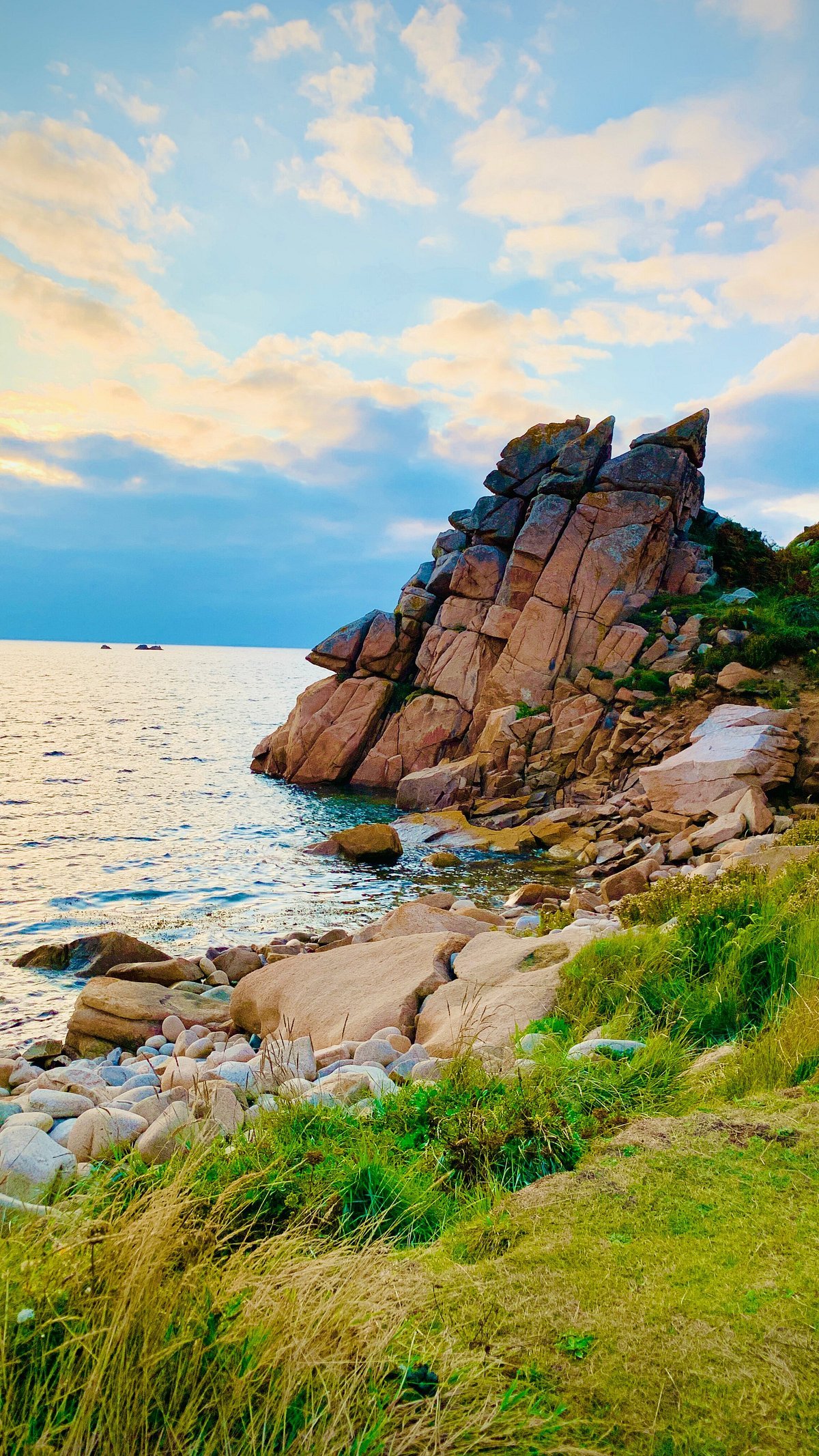 Granite rocks of Cap Primel at the entrance to the Bay of Morlaix