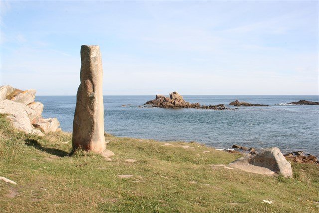 The Menhir des Marsouins — the standing stone raised by the marines at Cap Primel